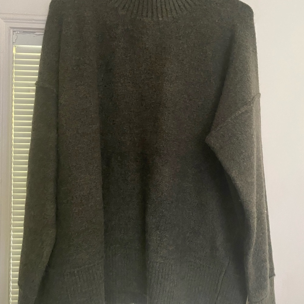 Universal Thread sweater - Picture 2 of 2